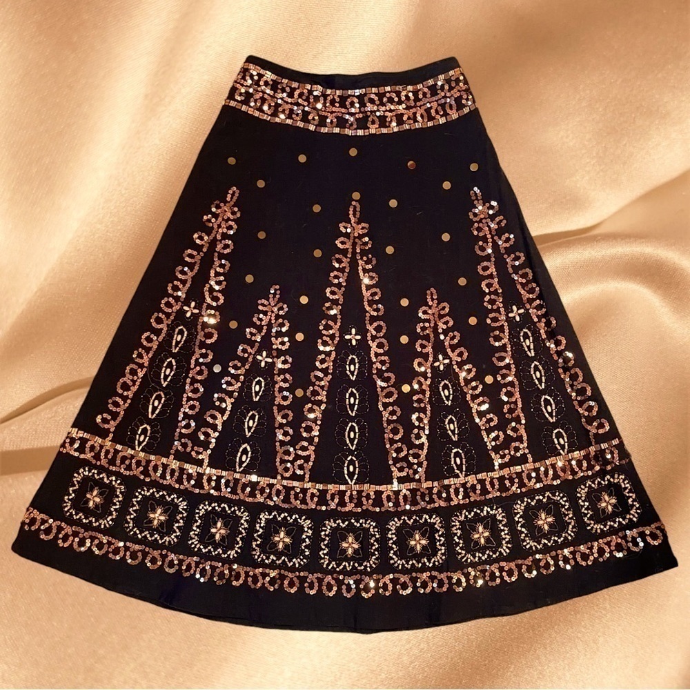 Amazing 🤩 Paris Paris‎ Skirt in brown and gold sequins
